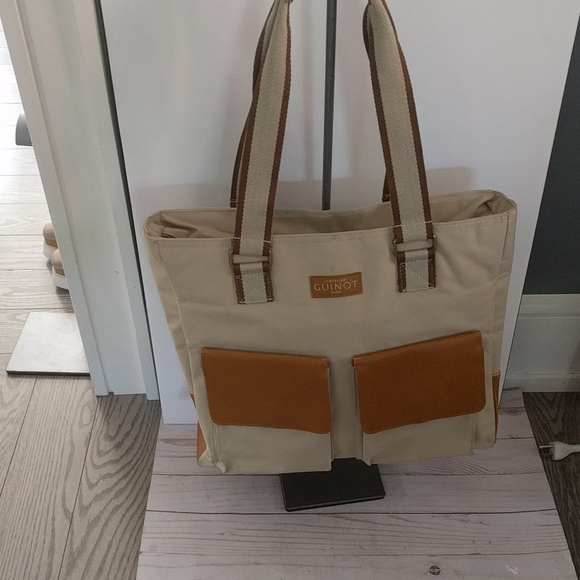 🌺🍀 Beautiful large canvas tote by Guinot Paris🌸